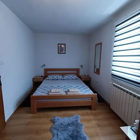 Guesthouse Nikolina Korenica Exterior photo